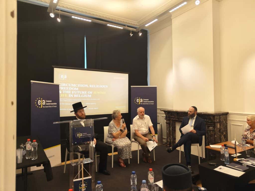 Paneldiscussie over Joods leven in België tijdens EJA-conferentie.