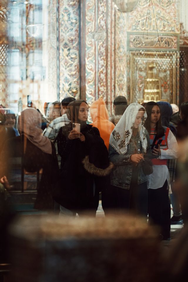 Kalief vraagt Ahmadi-vrouwen mannen voorbij te streven in kennis en spiritualiteit