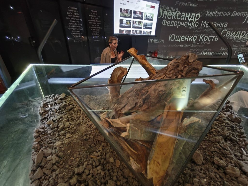Wanneer een getuigenis niet volstaat: in Kiev stond centraal hoe oorlogsmisdaden journalistiek bewezen moeten worden