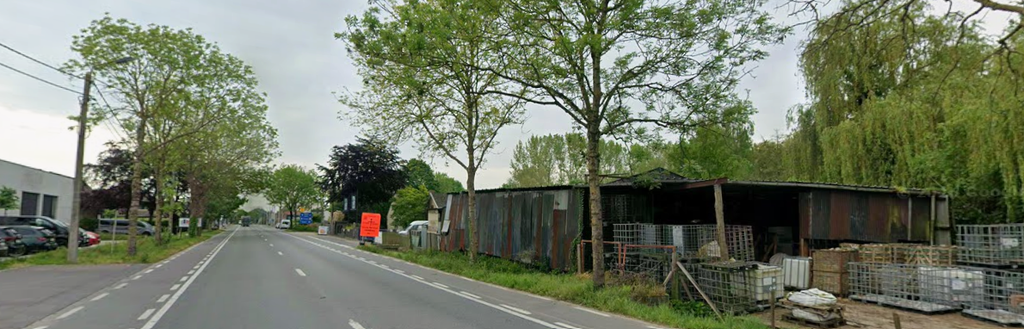 Bestuurster rijdt verkeerssignalisatie van wegenwerken aan op N33 in Ichtegem