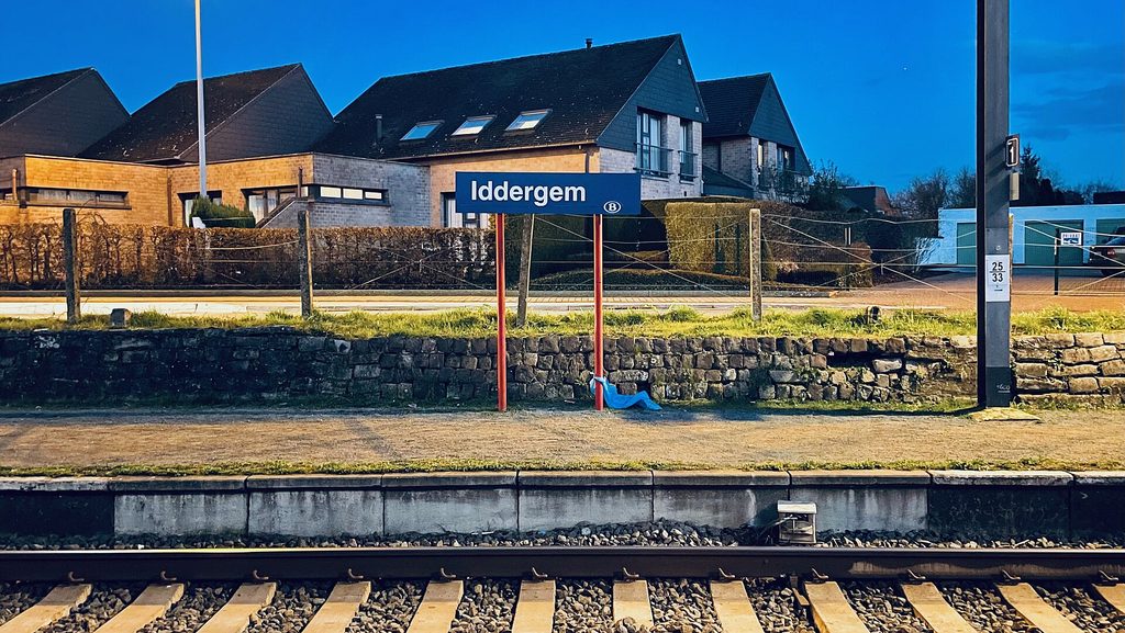 Moeder en dochter dood aangetroffen in Iddergem, zoon van 17 gearresteerd