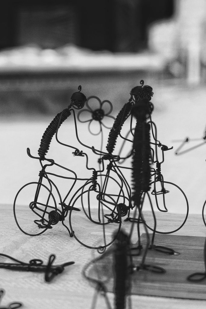 Twee fietsers botsen op jaagpad in Oudenburg en man raakt lichtgewond