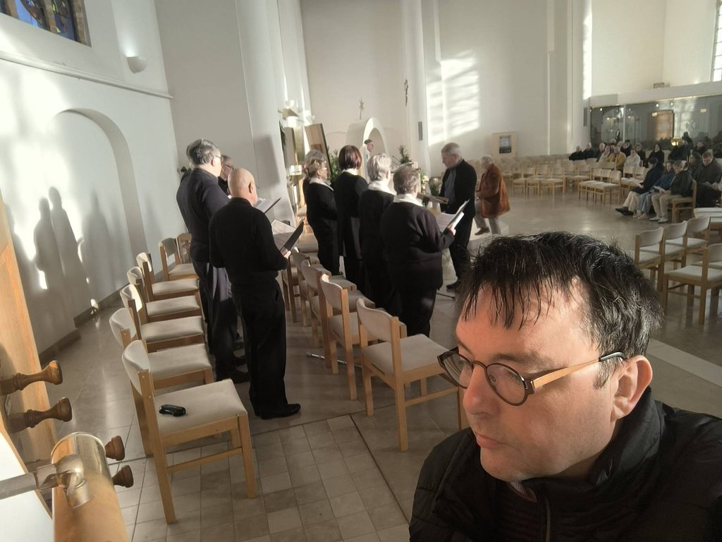 Claude Vindevogel trekt aan de alarmbel over KV Diksmuide Oostende: miljoenenbudget, mogelijke belangenvermenging, omstreden uitgaven en een bestuurscrisis die de toekomst van de club onder druk zet
