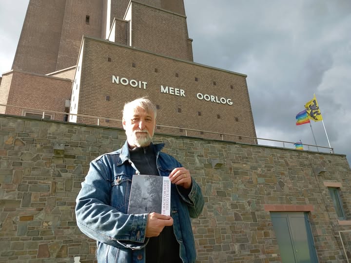 Hans Claus kiest voor verzen tegen oorlog onder het opschrift ‘Nooit meer oorlog’