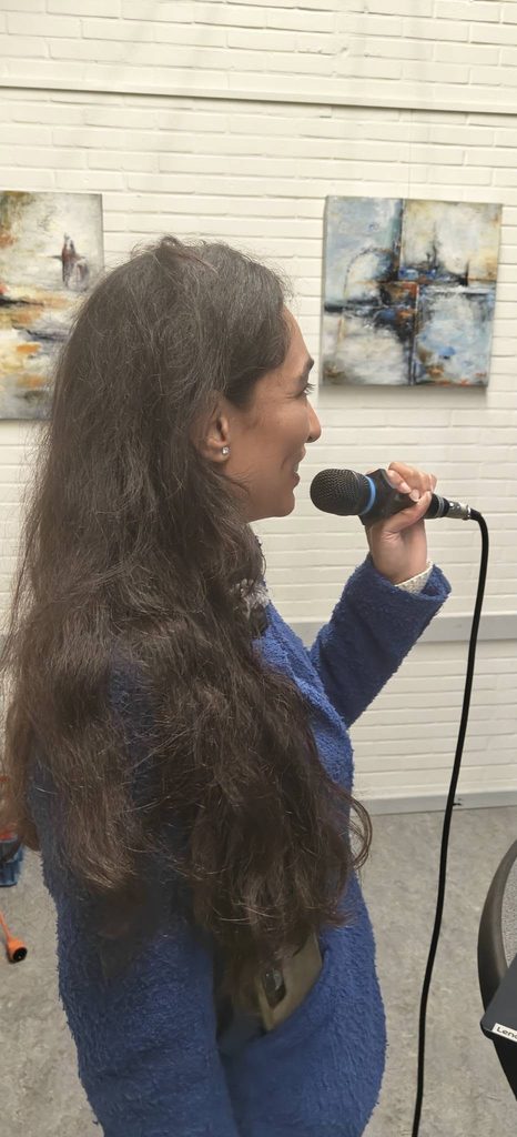 Lisseth Perez legt de pijnlijke kloof bloot tussen rechten en werkelijkheid: “Armoede bestrijden is als soep eten met een vork”