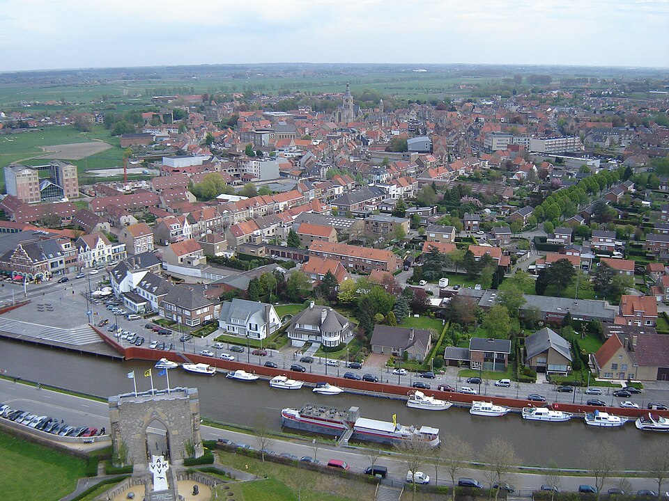 Moeder uit diksmuide onder invloed botst bij wegenwerken in Torhout: tienjarige dochter naar ziekenhuis