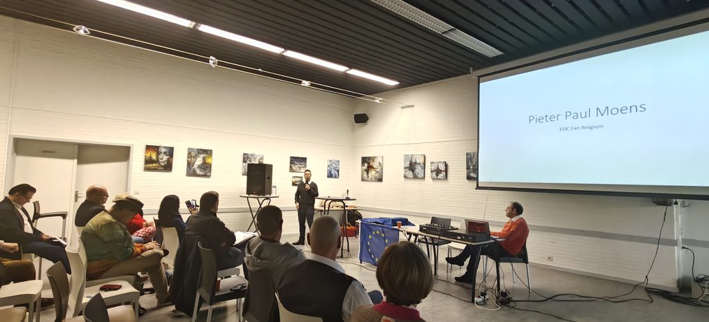 Van een Autipas in Lebbeke tot de EDC: negentien jaar aandringen door Pieter Paul Moens. We mogen Pieter Paul Moens gerust de geestelijke vader van de European Disabilty Card noemen!